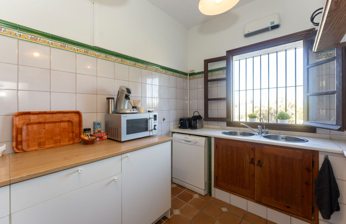 e2456eecf110a8e87412decb4f9fa2c0 - 13