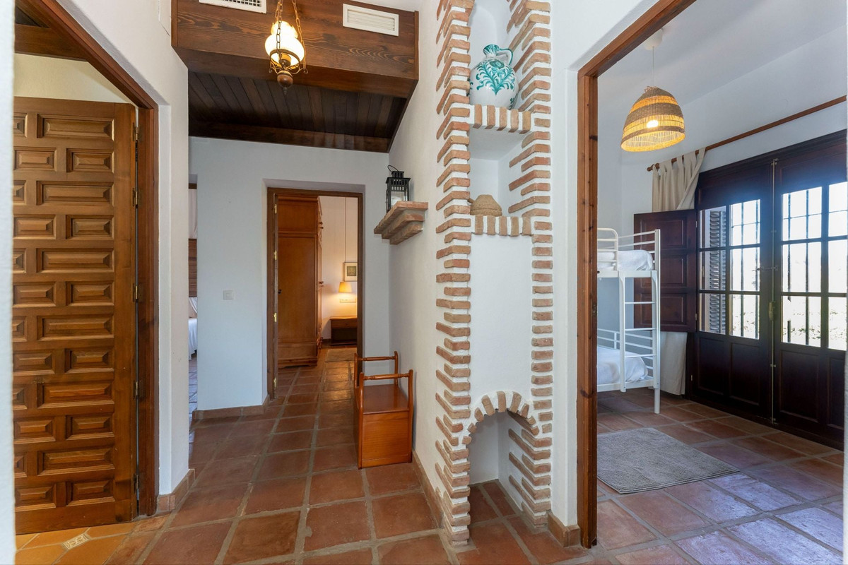 e2456eecf110a8e87412decb4f9fa2c0 - 14