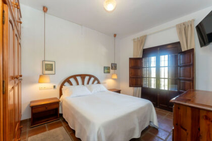 e2456eecf110a8e87412decb4f9fa2c0 - 15