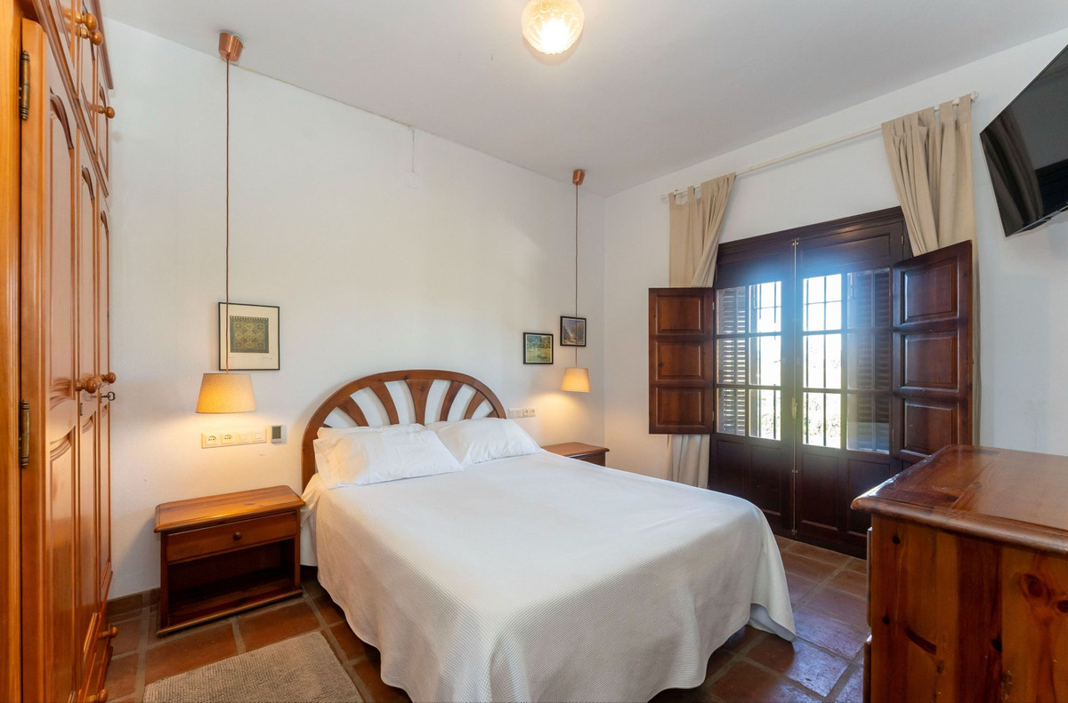 e2456eecf110a8e87412decb4f9fa2c0 - 15