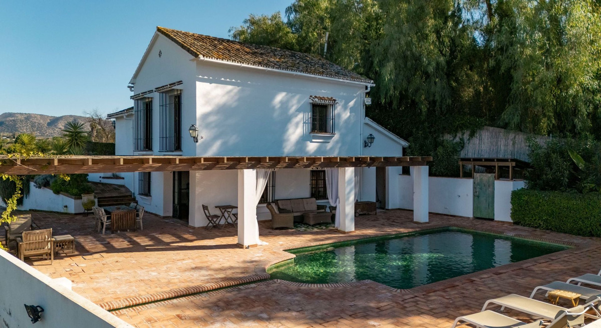 e2456eecf110a8e87412decb4f9fa2c0 - 2