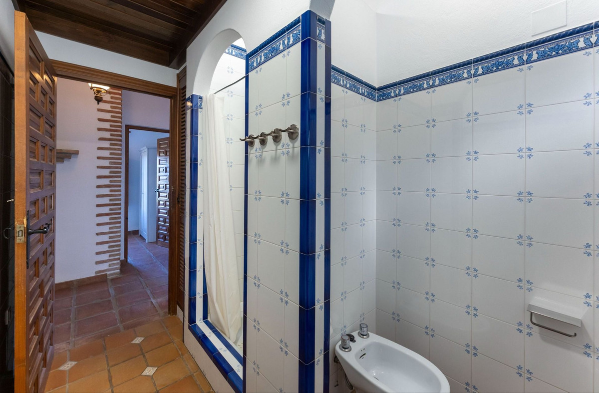 e2456eecf110a8e87412decb4f9fa2c0 - 23