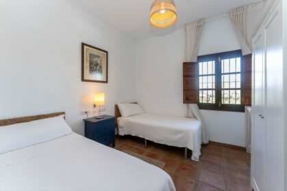 e2456eecf110a8e87412decb4f9fa2c0 - 24