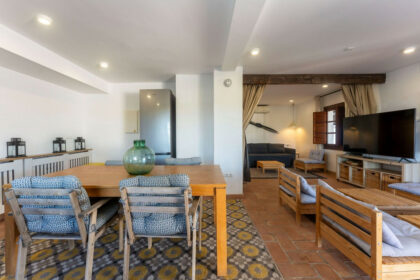 e2456eecf110a8e87412decb4f9fa2c0 - 28