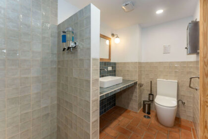 e2456eecf110a8e87412decb4f9fa2c0 - 33