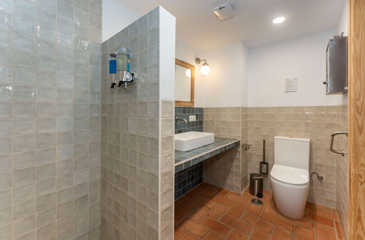 e2456eecf110a8e87412decb4f9fa2c0 - 33