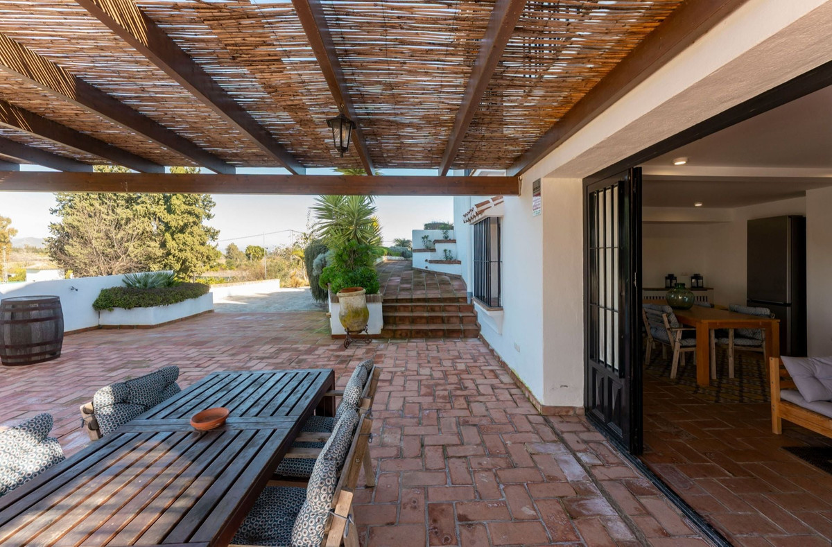 e2456eecf110a8e87412decb4f9fa2c0 - 44