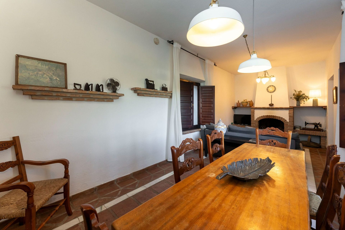 e2456eecf110a8e87412decb4f9fa2c0 - 9