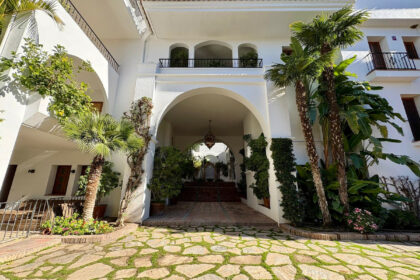 e2a29b2e43b4b4bd118dfbef7a9040fe - 28