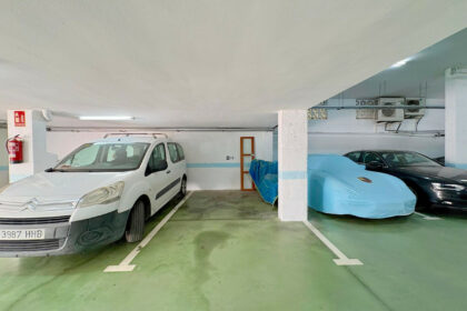 e2a29b2e43b4b4bd118dfbef7a9040fe - 33