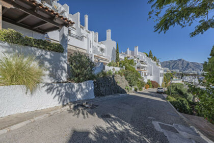 e4437668c620b703a7af5c6b45440643 - 25