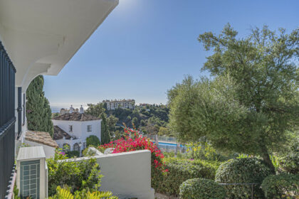 e4437668c620b703a7af5c6b45440643 - 32