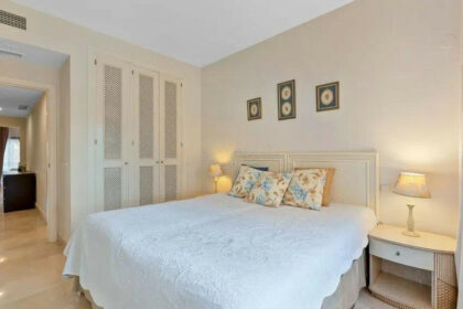 e581ae3dbdc1ccb53f72ced9648411c7 - 12