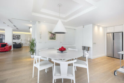 e6c91f3f8ddf984dbf48055b067d3d9c - 18