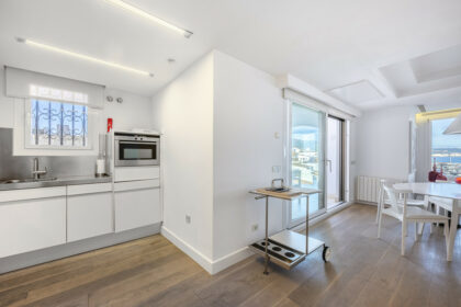 e6c91f3f8ddf984dbf48055b067d3d9c - 22