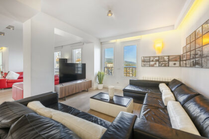 e6c91f3f8ddf984dbf48055b067d3d9c - 23