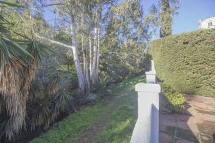 ea0189b142db41cad46c0a667a2be7f8 - 11