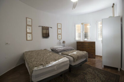 ea0189b142db41cad46c0a667a2be7f8 - 32