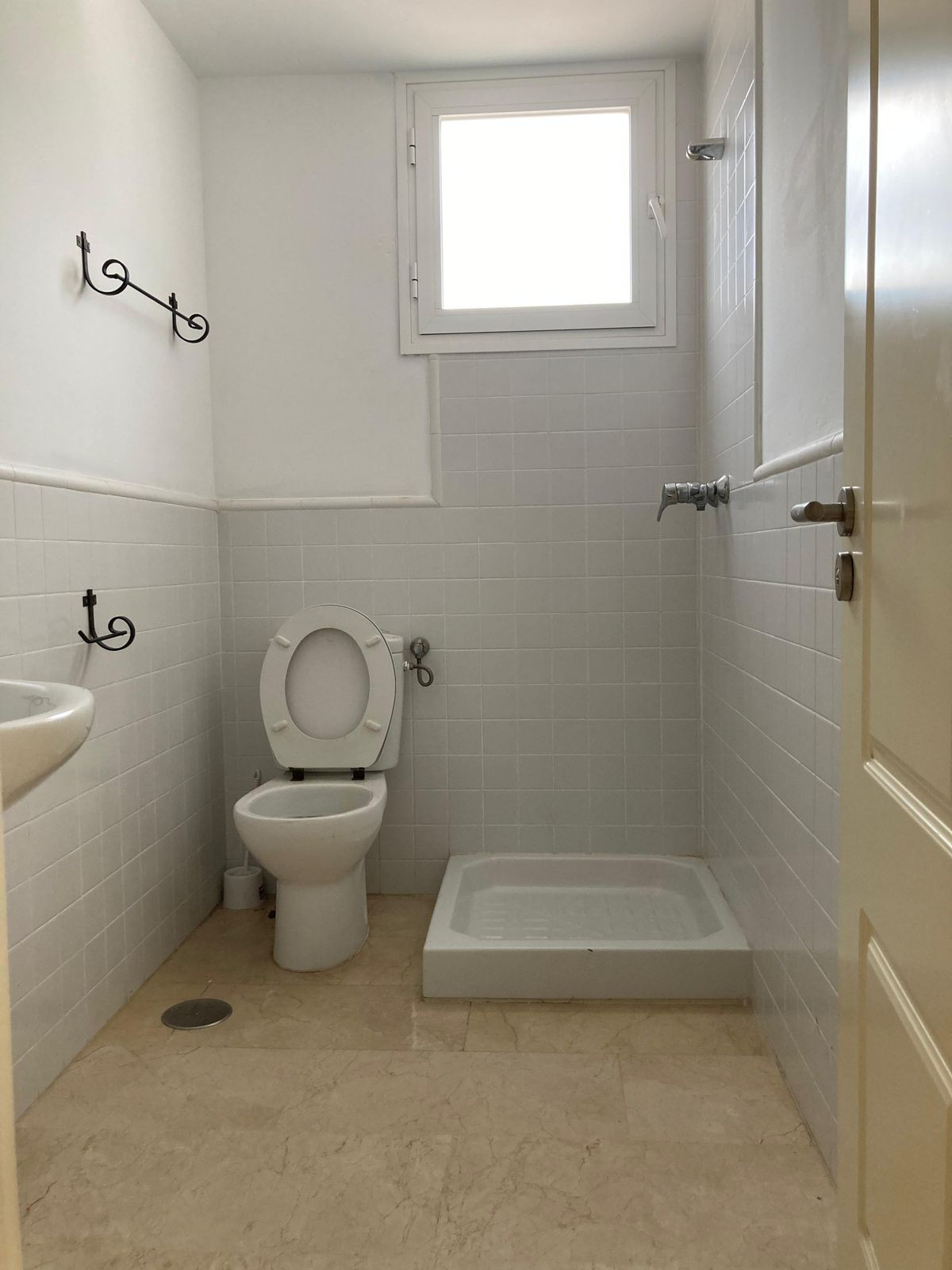 ecc8bf9cde5478c82c03d8844cc9e2f0 - 16