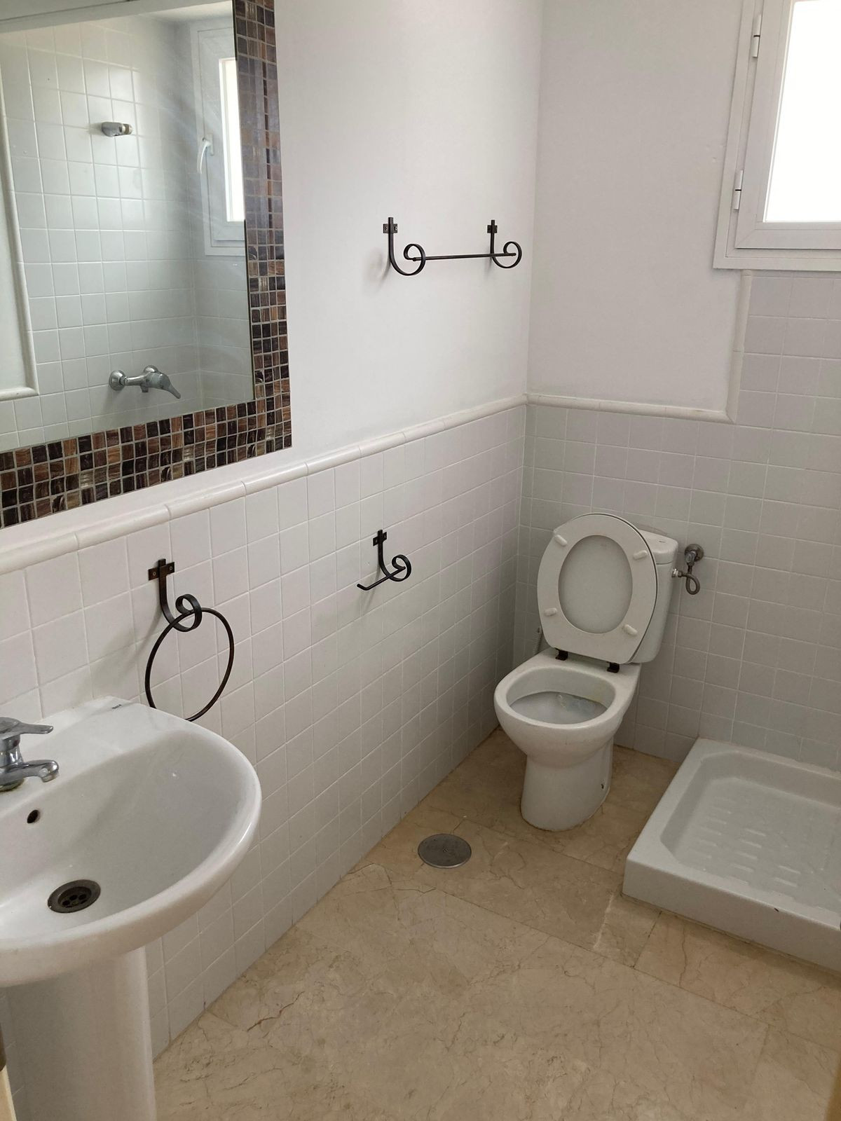 ecc8bf9cde5478c82c03d8844cc9e2f0 - 19