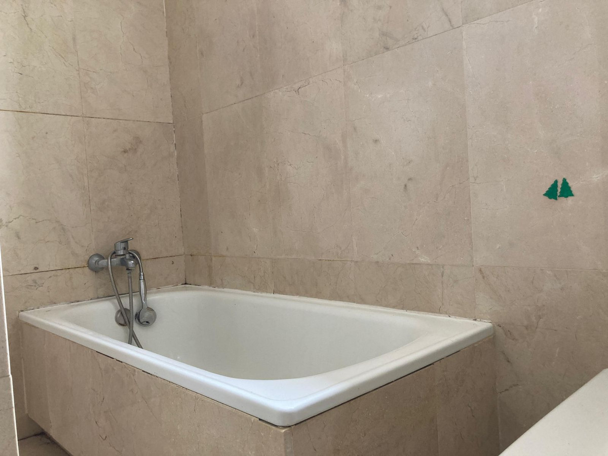 ecc8bf9cde5478c82c03d8844cc9e2f0 - 30