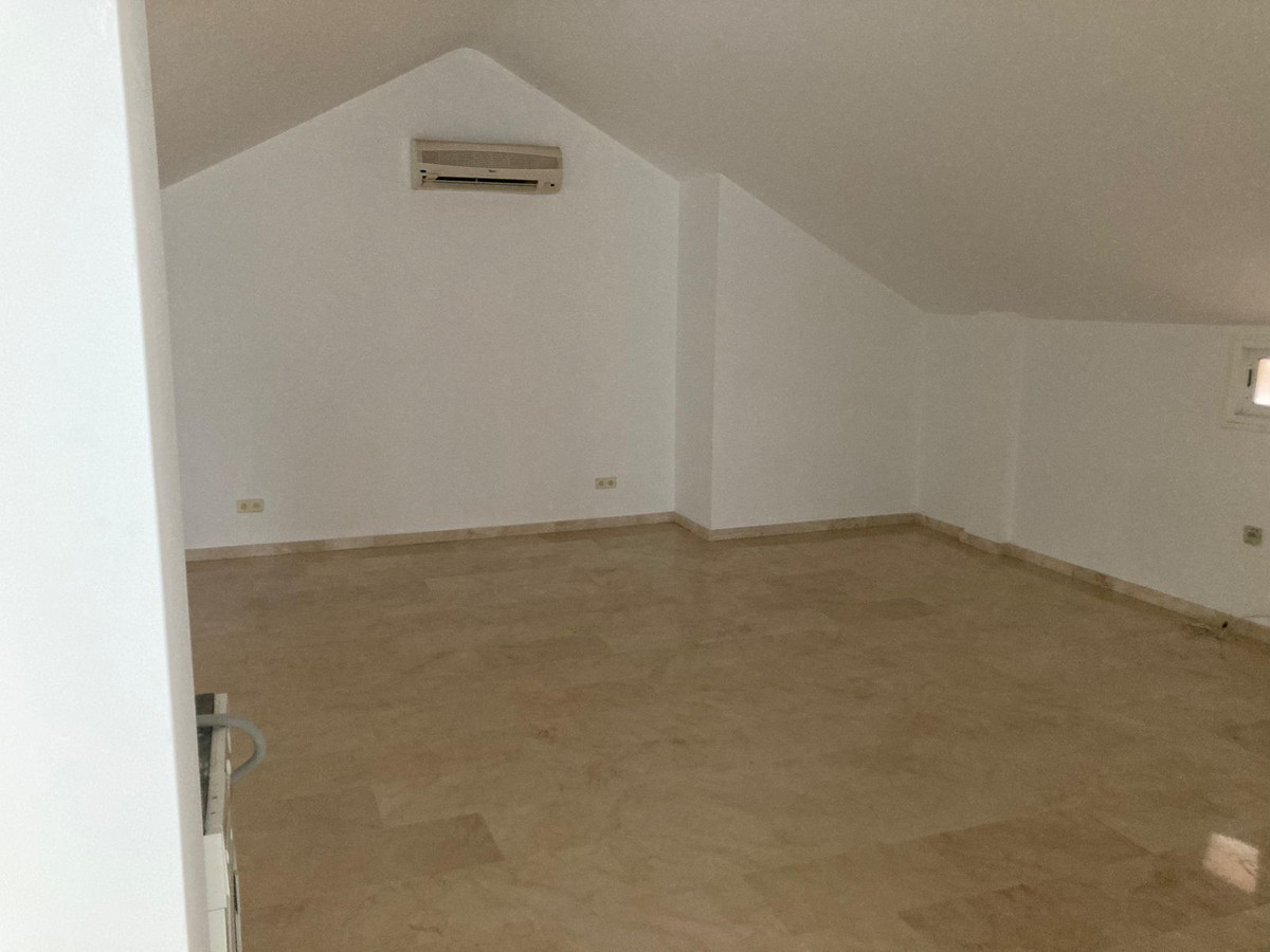 ecc8bf9cde5478c82c03d8844cc9e2f0 - 33