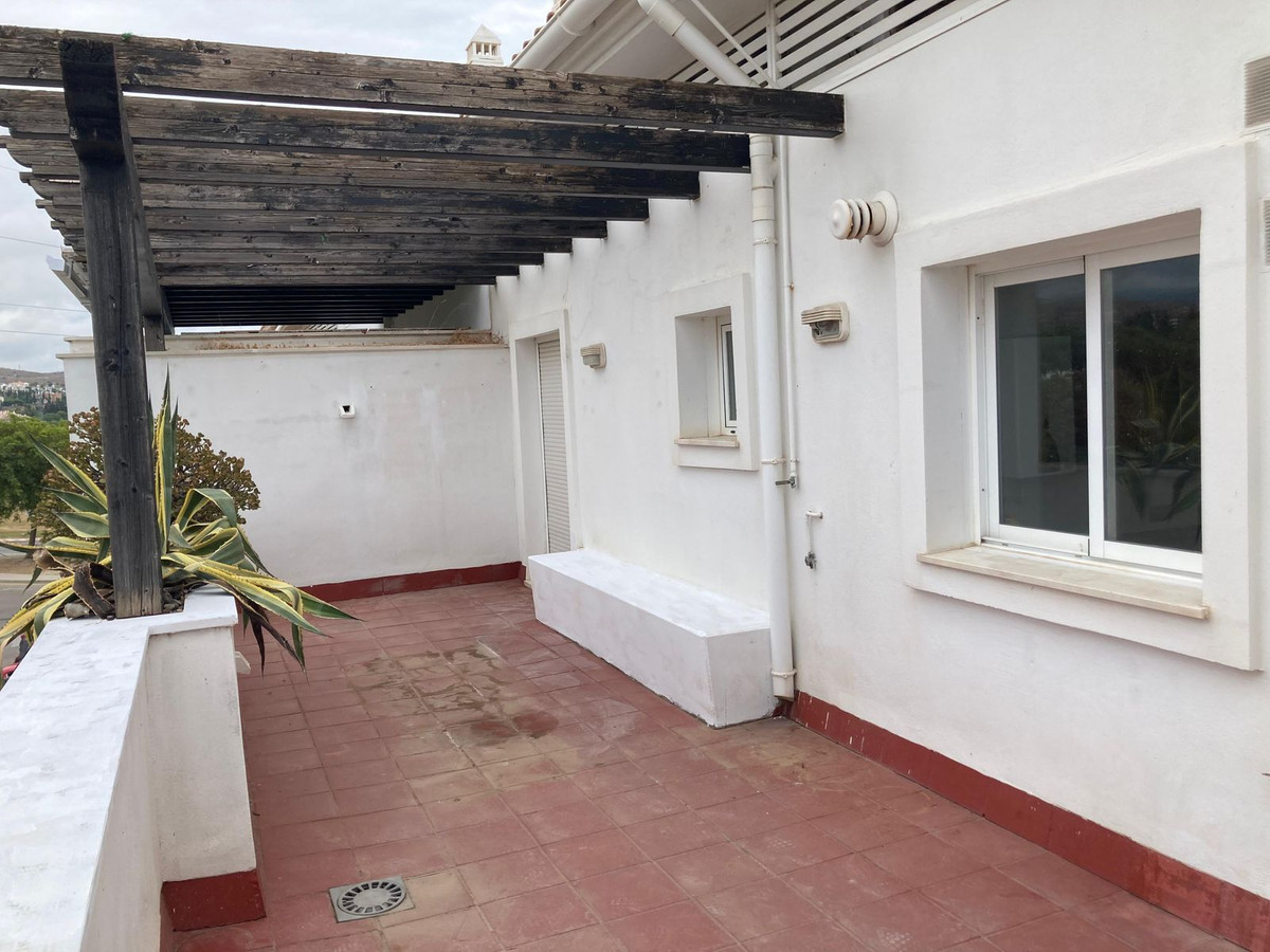 ecc8bf9cde5478c82c03d8844cc9e2f0 - 4