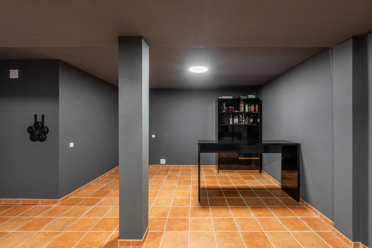 ed9547133c2153dc2b45d65ab121027f - 15