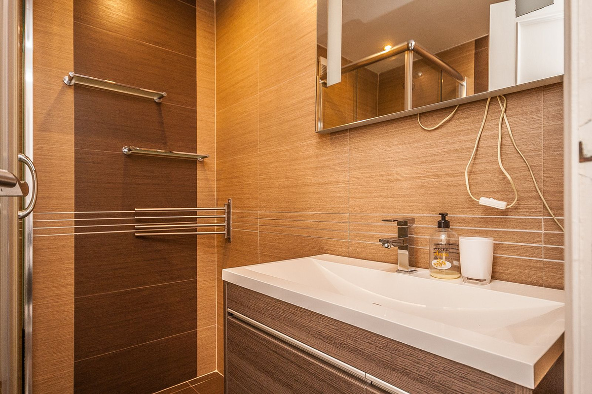 ee2cea54a4a42f4ff288044463bdd4b3 - 8