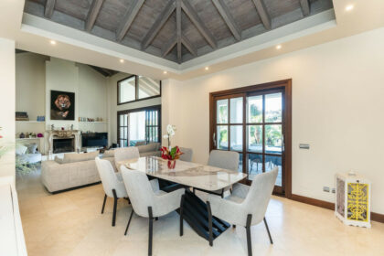 ee717384a270a0e79ece741522676d51 - 13