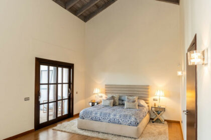 ee717384a270a0e79ece741522676d51 - 18