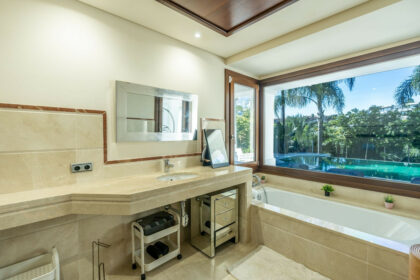 ee717384a270a0e79ece741522676d51 - 21