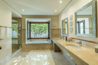 ee717384a270a0e79ece741522676d51 - 24