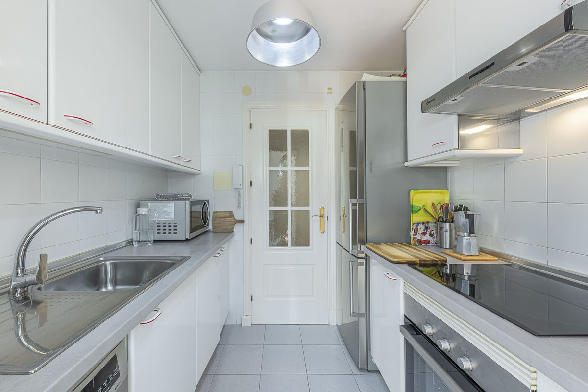 f21917bf852672cbfc6cba2609713e1f - 10