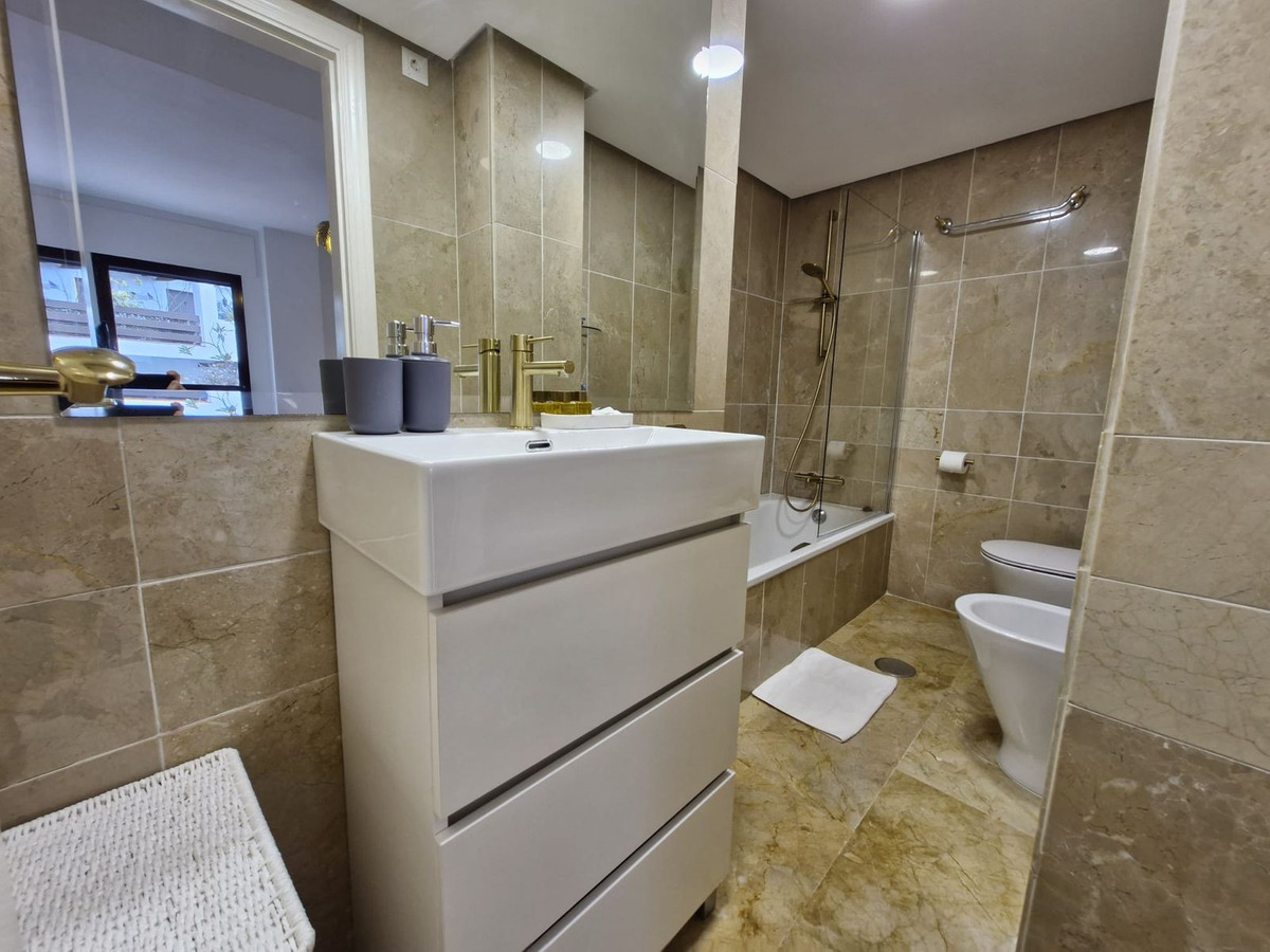 f21917bf852672cbfc6cba2609713e1f - 14