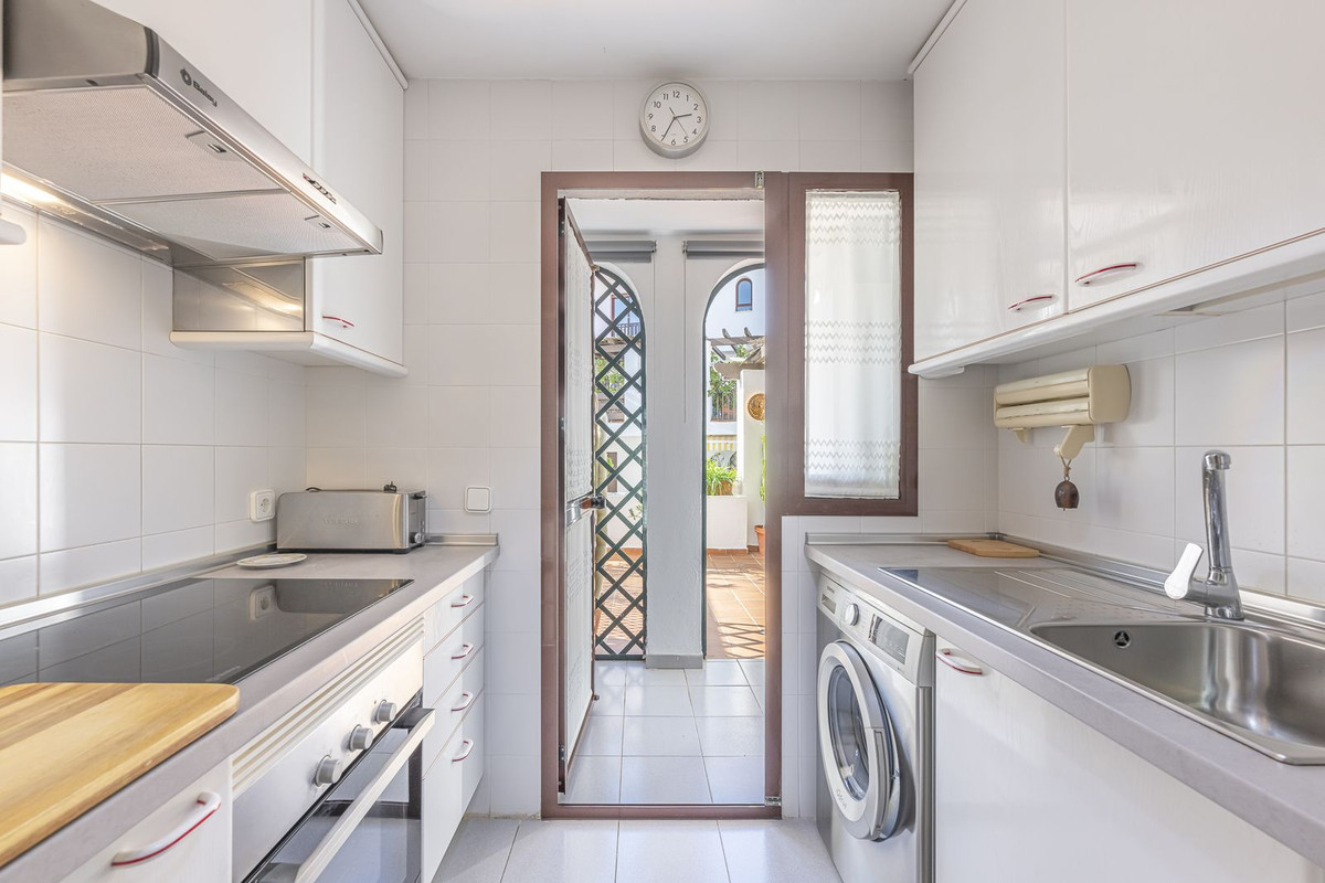 f21917bf852672cbfc6cba2609713e1f - 9