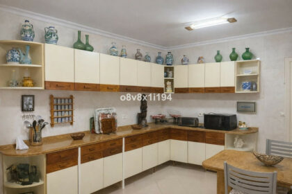 f5b81e71d0e5724dd5d44729771f472d - 13