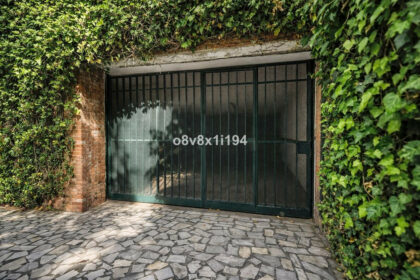 f5b81e71d0e5724dd5d44729771f472d - 24