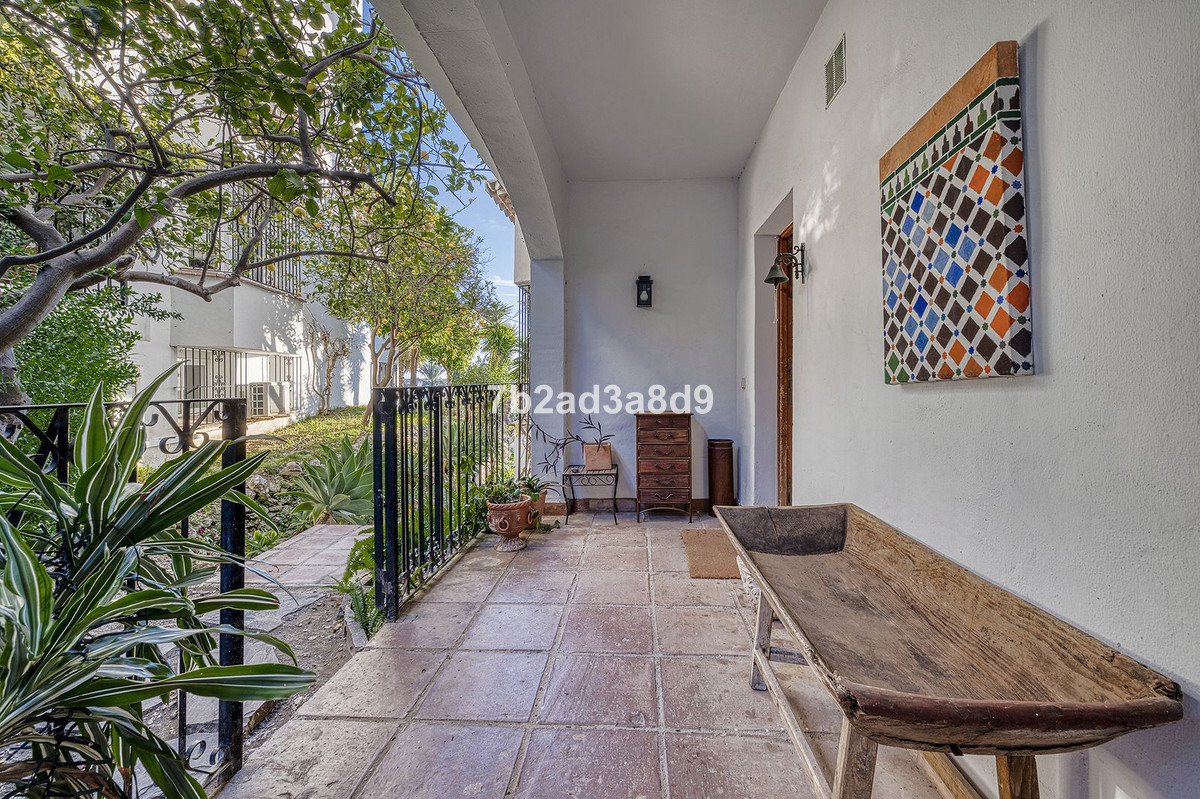 f683a06ed5b428dd2e0f5257f7b0e6d5 - 11