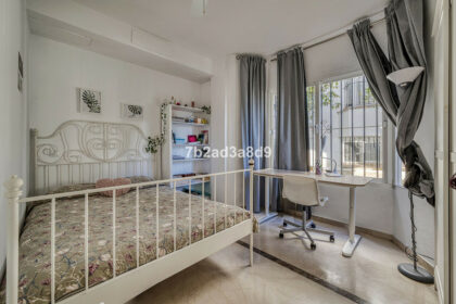 f683a06ed5b428dd2e0f5257f7b0e6d5 - 13