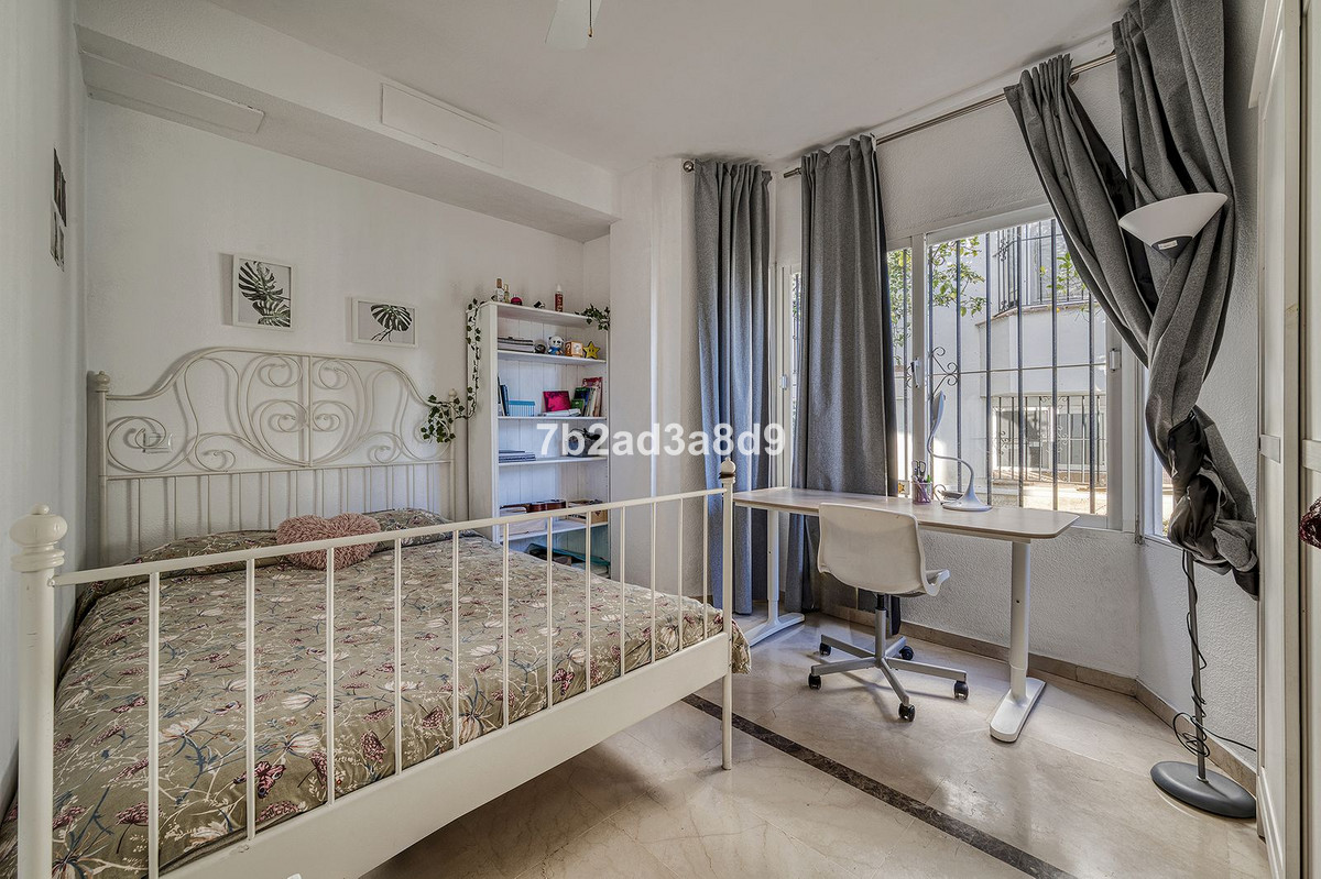 f683a06ed5b428dd2e0f5257f7b0e6d5 - 13