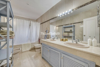 f683a06ed5b428dd2e0f5257f7b0e6d5 - 20