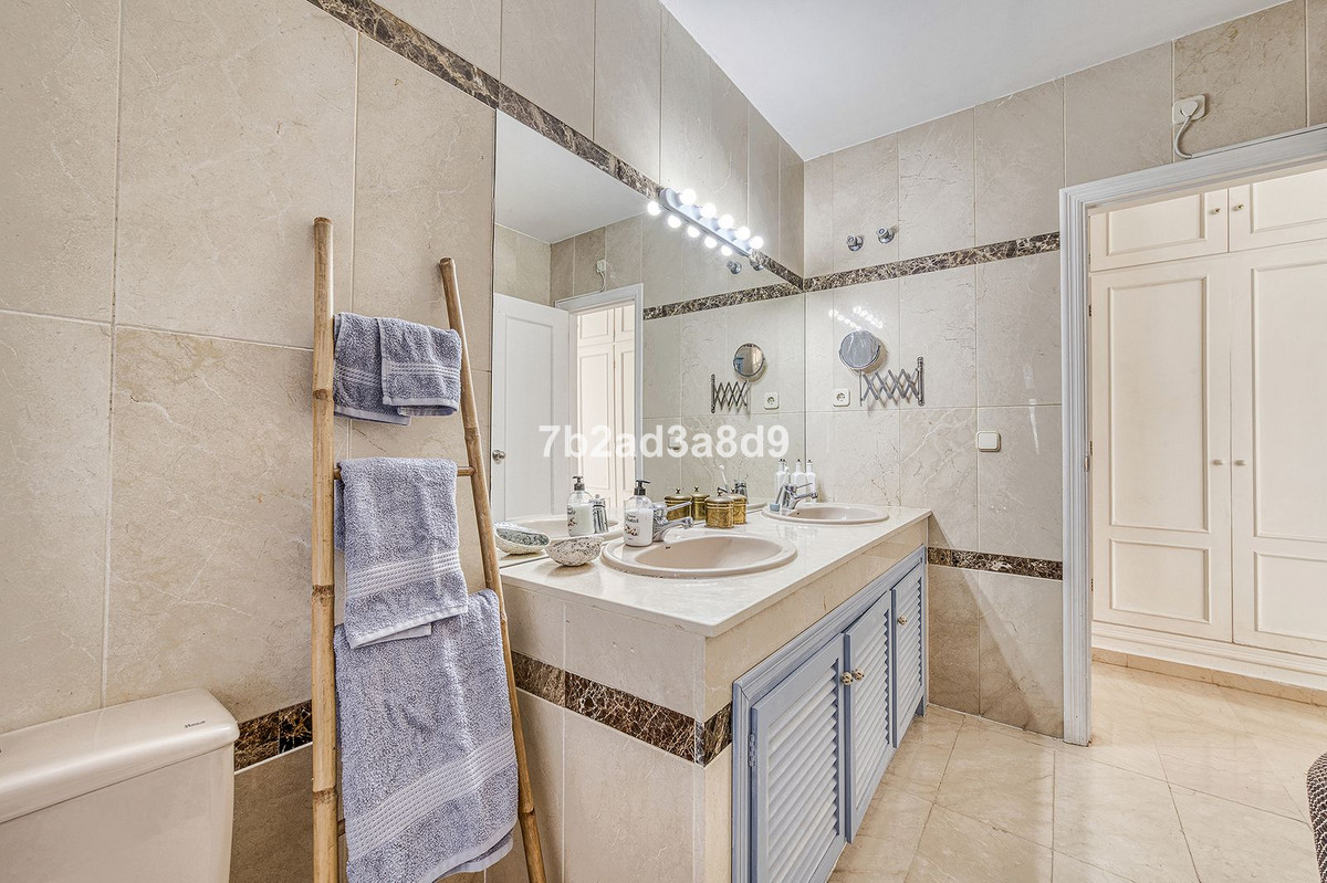 f683a06ed5b428dd2e0f5257f7b0e6d5 - 21