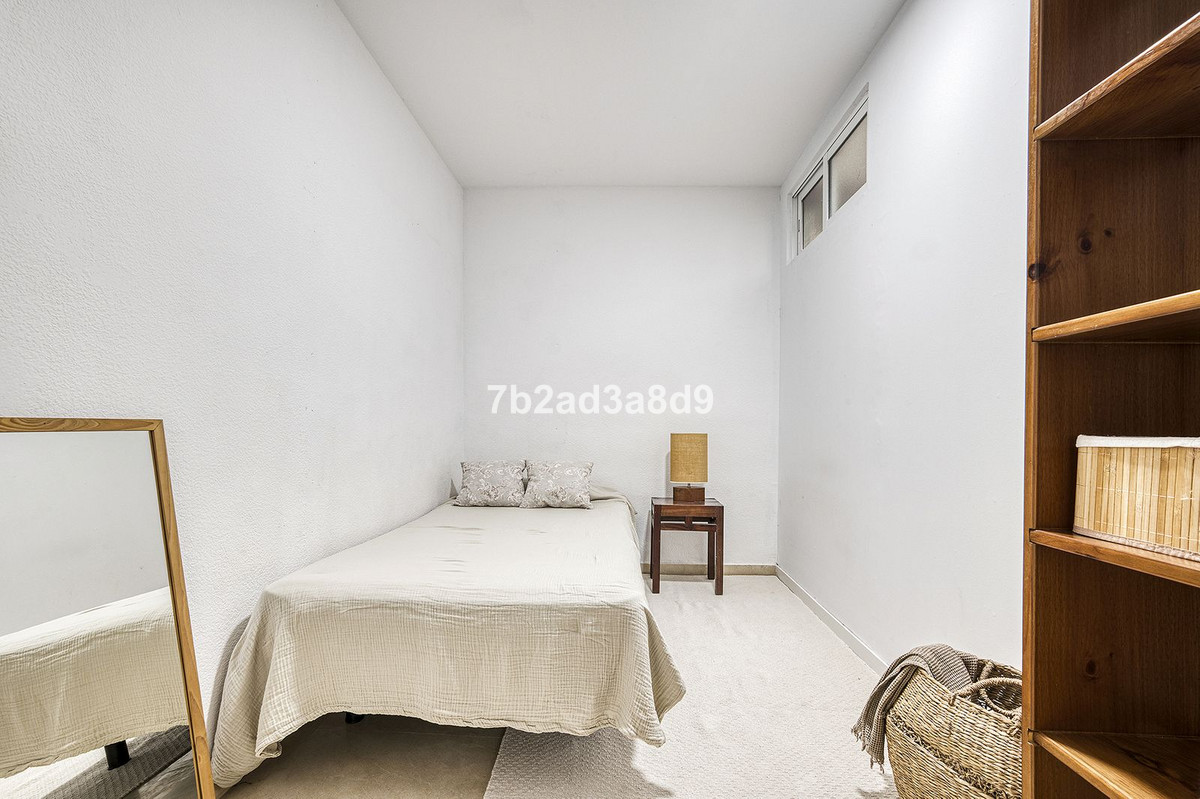 f683a06ed5b428dd2e0f5257f7b0e6d5 - 34