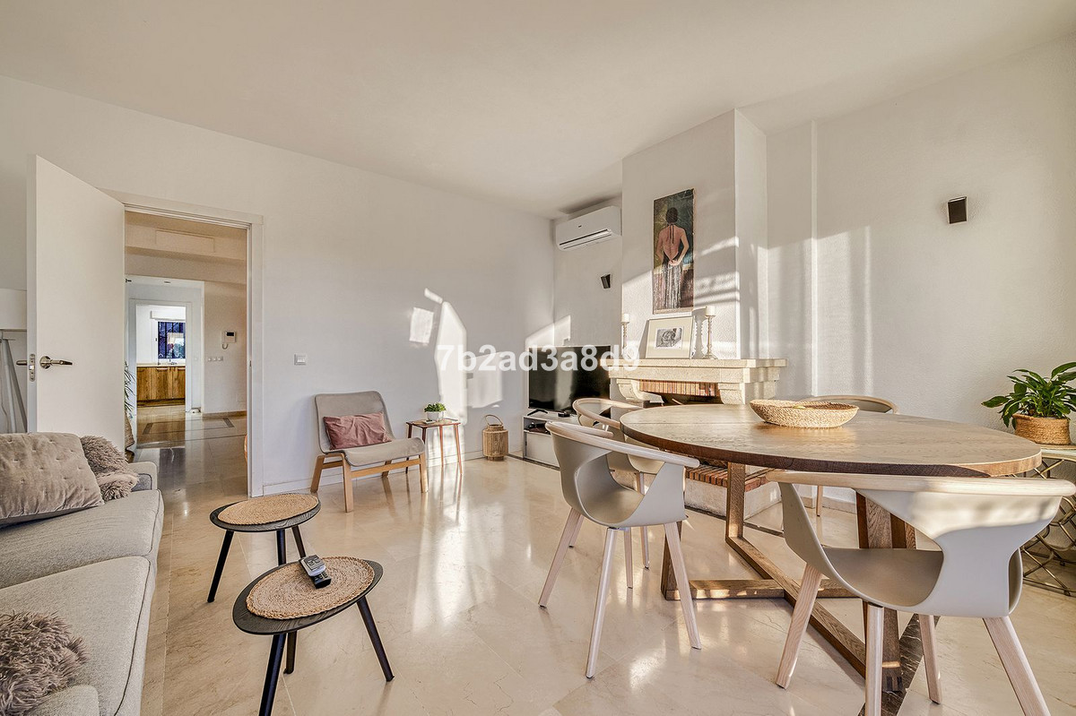 f683a06ed5b428dd2e0f5257f7b0e6d5 - 4