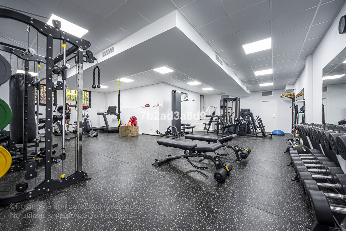 f683a06ed5b428dd2e0f5257f7b0e6d5 - 41