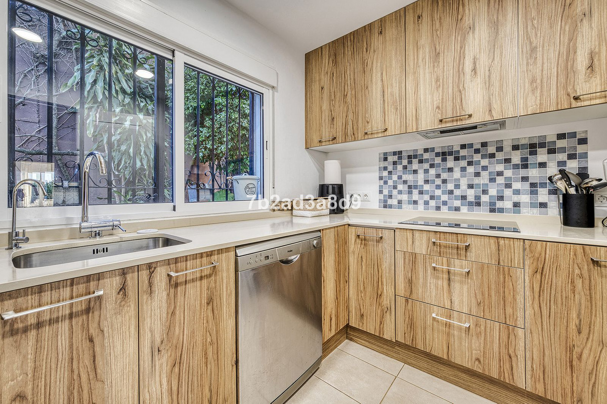 f683a06ed5b428dd2e0f5257f7b0e6d5 - 7