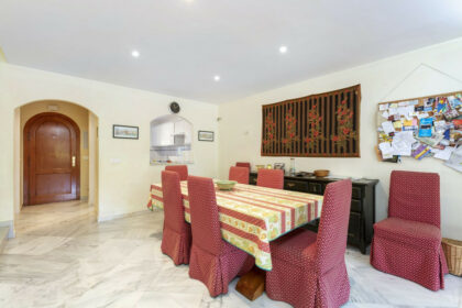 f80706e82cca882f4679ddee3306d7eb - 12