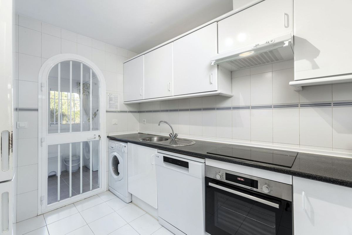 f80706e82cca882f4679ddee3306d7eb - 15