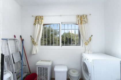 f80706e82cca882f4679ddee3306d7eb - 16